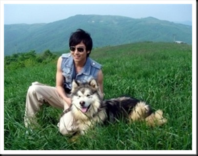www.KimNamGil-FC.com KNG with Lovely Dog (1)
