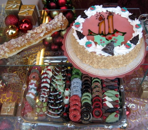 [Friesland christmas cookies and cake 12-13-2008 8-06-39 AM[4].jpg]