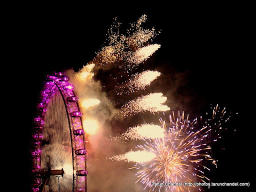 london eye night. New Year London Eye Fireworks,