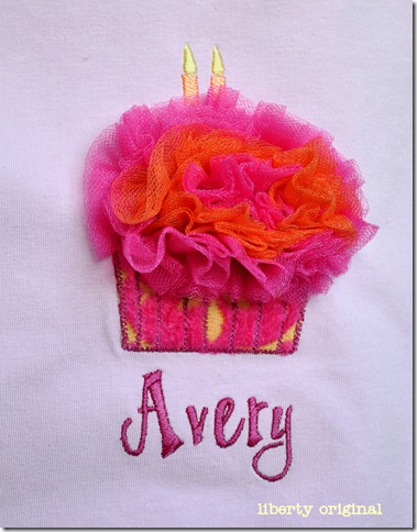 Avery Cupcake Close
