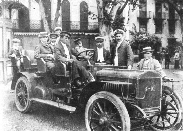 [1º Autocarro da Madeira 1906[1].jpg]