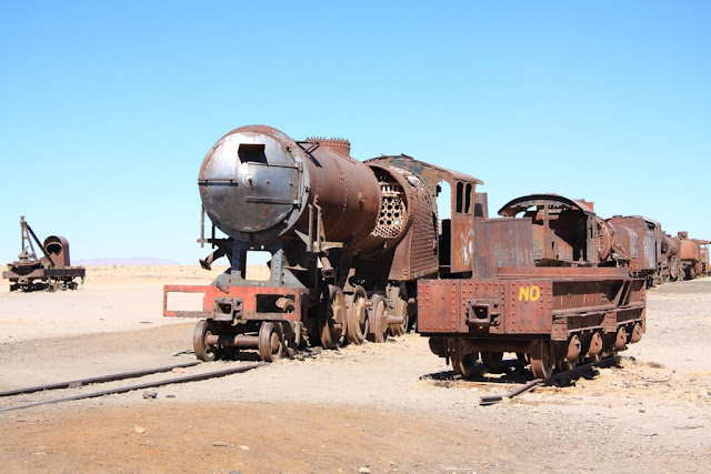  Кладбище паровозов в Уюни 