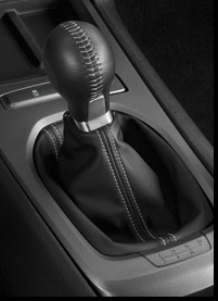 chevrolet_camaro_lt2_coupe_2010_interior_gearshift