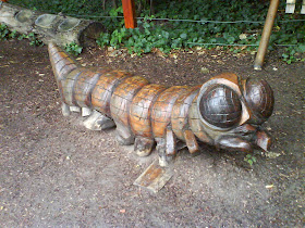 hernyó, játszótér, worm