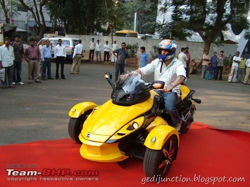 [can-am spider (lamborghini on three wheels) at the 2010 super car show in mumbai[5].jpg]