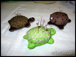 artemelza - tartaruga de fuxico e feltro