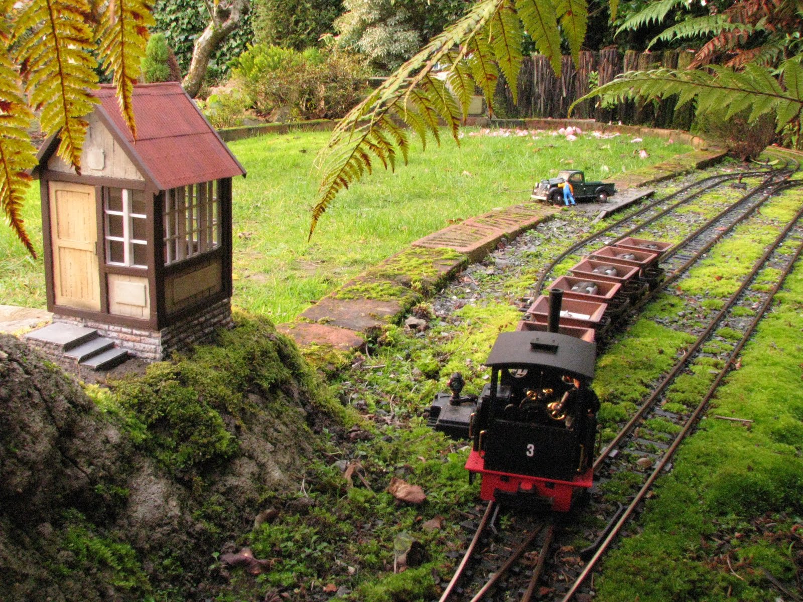 Track and ballast realism and compromise - Garden Railway Club
