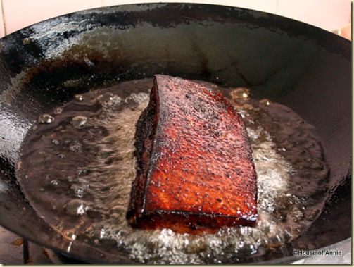 deep frying pork belly for khau yoke