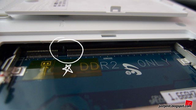 [change laptop DDR2 memory_007[3].jpg]