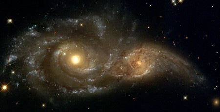 [061208112605_Two_Spiral_Galaxies_LG[12].jpg]