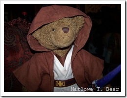 tn_2009-12-02 Marlowe in Jedi Outfit