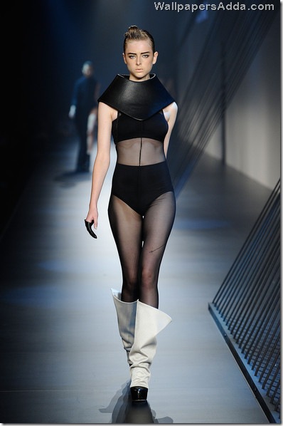 2010 L Oreal Melbourne Fashion Festival Day EffVsLSSuhSl[1]