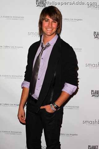 [American+Beauty+Mena+Suvari+friend+look+final+cu92U3C4dEYl[2].jpg]