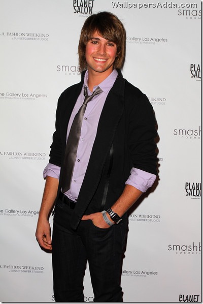 American Beauty Mena Suvari friend look final cu92U3C4dEYl