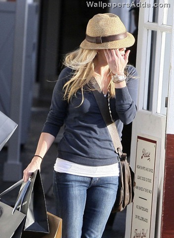 [Reese+Witherspoon+Shopping+Brentwood+Country+0NzcE3ErgTol[2].jpg]