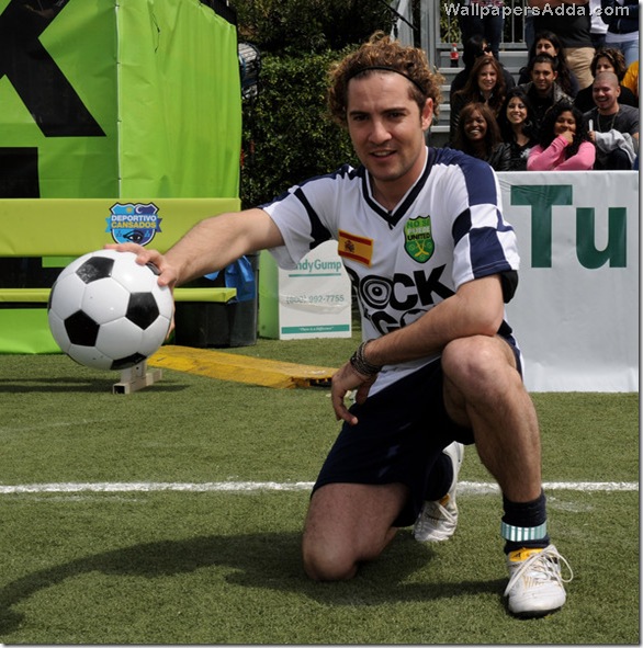 MTV Tr3s Rock N Gol World Cup Kick Off E0wZ9GynVJfl