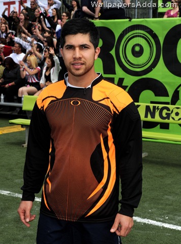 [MTV+Tr3s+Rock+N+Gol+World+Cup+Kick+Off+X4cBS5Pgnael[2].jpg]