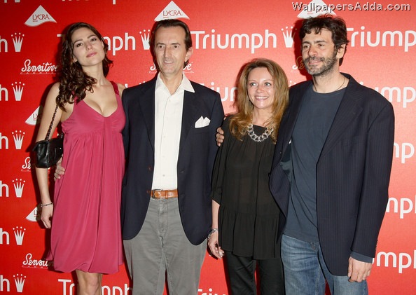 [Triumph+Launch+New+Advertising+Campaign+IpWGYZkuKNMl[2].jpg]