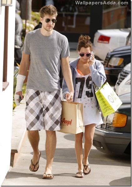 Ashley Tisdale Scott Speer Out Shopping Malibu vVcMO81J-R0l