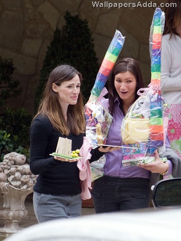 [Garner+Affleck+celebrate+Easter+i9rFD3xZUCbl[2].jpg]