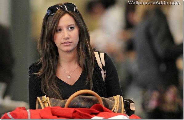 Ashley Aly get ready Hellcats vn_RAmx_dF4l