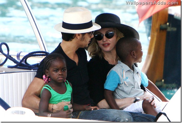 Madonna s boat ride 0lzG8ZinYS9l