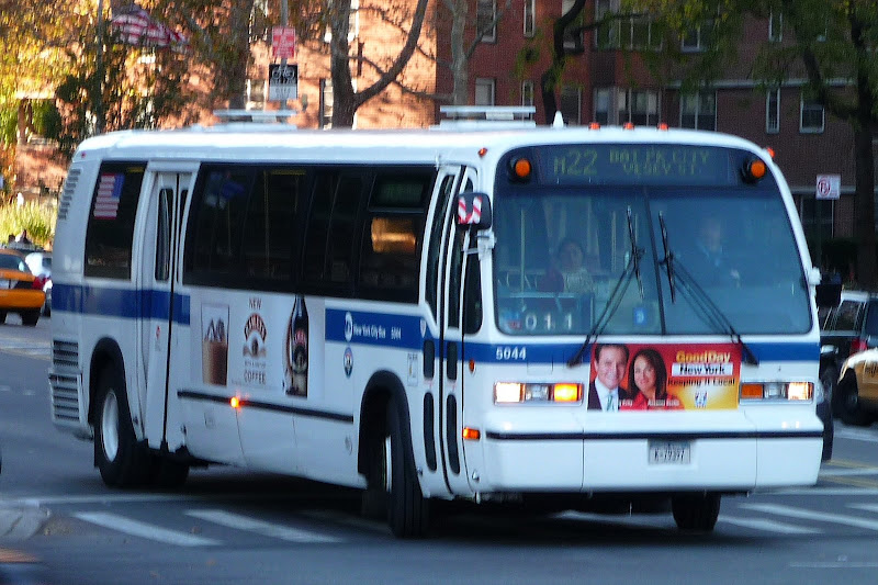 Downtown Manhattan MCI's & RTS's - Bus Photos & Videos - NYC Transit Forums