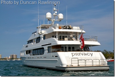 tiger woods yacht privacy stern view