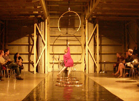 Larry Hangman, Hippodrom Társulat: Cirkuszi Mutatványok, Frenk, Intim Torna Illegál