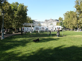 roma, cigány,  Aroma, kiállítás, fotó,  fénykép, festmény, V. kerület,   Budapest,  Szabadság tér, Magyarország,  V. kerület, belváros, cigány