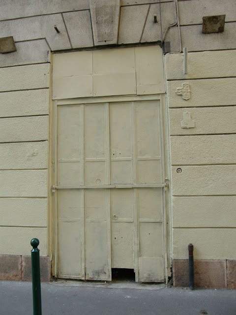 Demszky Gábor,  Városháza,  falfirka, Főpolgármesteri Hivatal, street art, belváros,  V. kerület