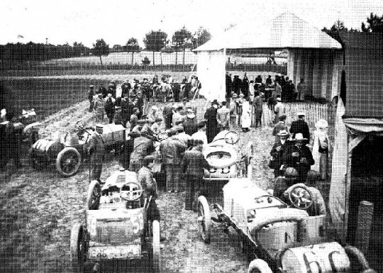 [0626premiergrandprixautomobiledeFran[2].jpg]
