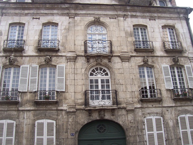 [2010.09.07028maisondesseptttes2.jpg]