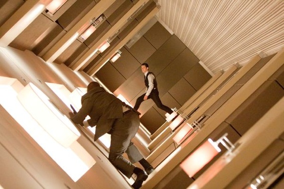 Inception Joseph Gordon Levitt Walking on Walls 12 4 10 kc 10 Most Memorable Movie Moments Of 2010