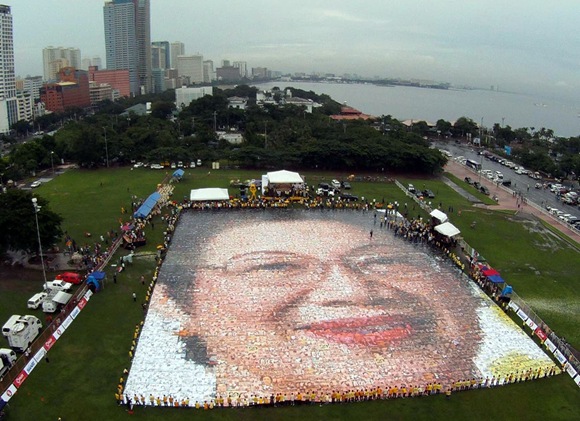 World's Largest Photo Mosaic (by Revoli Cortez) 02