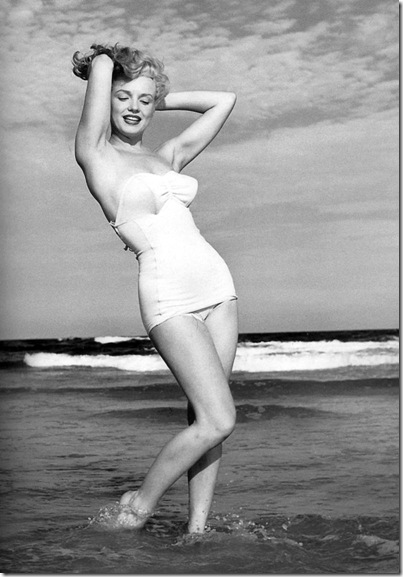 Marilyn_Monroe_1949_Beach_Photoshoot_022