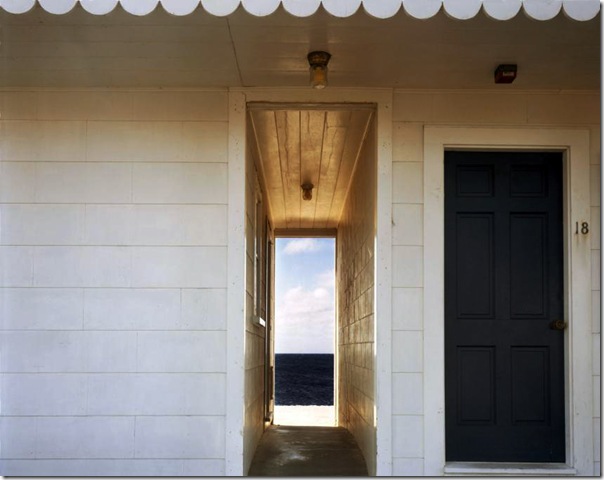 joel meyerowitz - Doorway to the Sea  Provincetown  1982