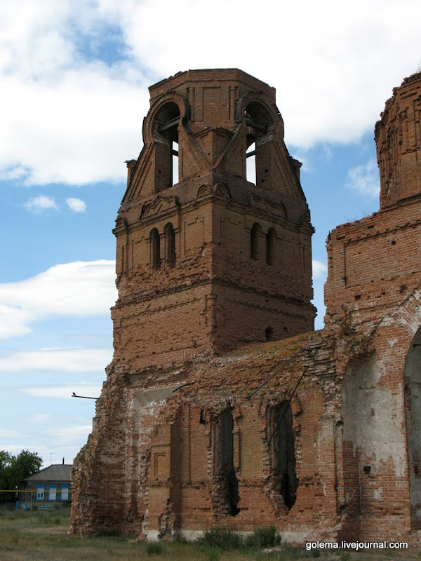 Село Дергачи. Церковь Архангела Михаила. 