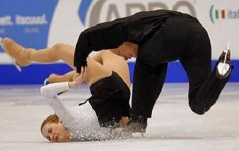 [88 Excellent Ice Skating Accident Pic[3].jpg]