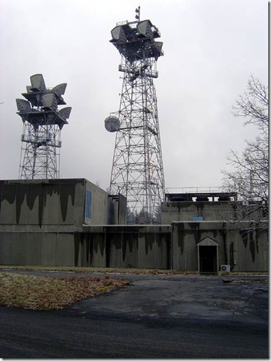 microwave-site-towers-with-horn-antennas