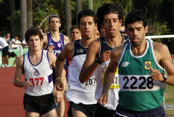 Pablo Gardiol Liderando los 1500m 