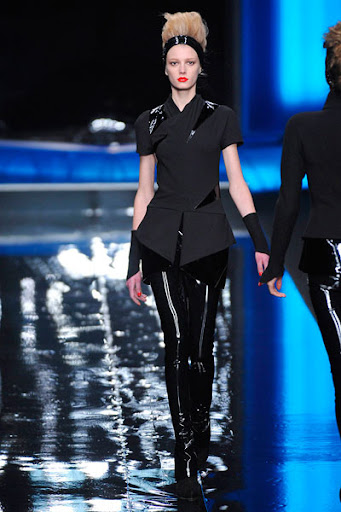 COUTE QUE COUTE: KARL LAGERFELD AUTUMN/WINTER 2010/11 WOMEN’S COLLECTION