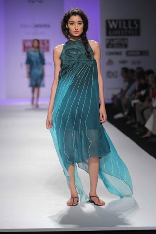 [WIFW SS2010 collection by Rahul Mishra's Show24[5].jpg]
