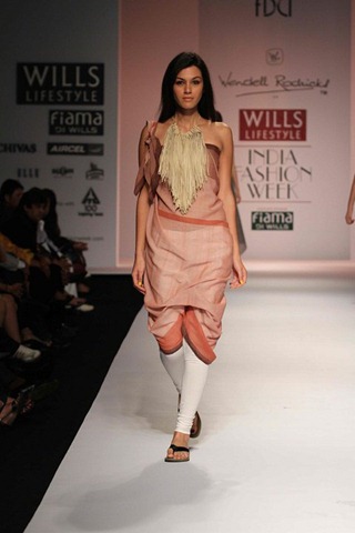 [WIFW SS 2011collection by Wendell Rodrick 11[5].jpg]