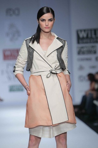 [WIFW SS 2011 collection by Vineet Bahl (22)[4].jpg]