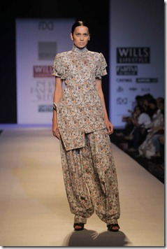 WIFW SS 2011 collection  Rishta by Arjun (18)