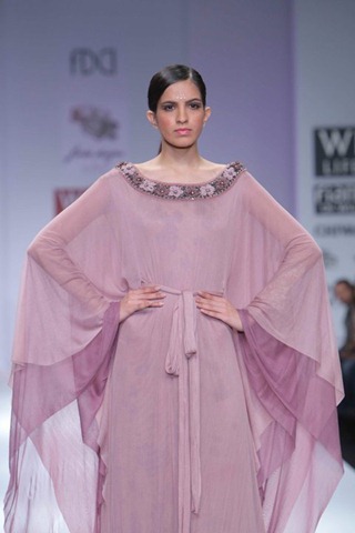 [WIFW SS 2011  Geisha Designs by Paras & Shalini (15)[4].jpg]