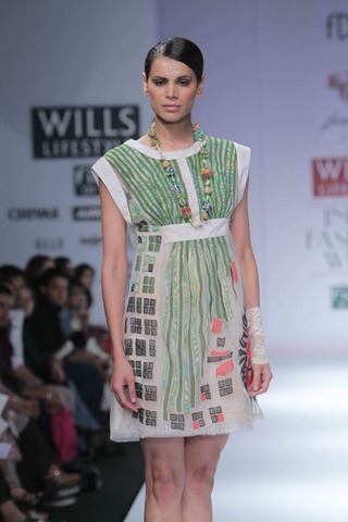 [WIFW SS 2011  Geisha Designs by Paras & Shalini (17)[4].jpg]
