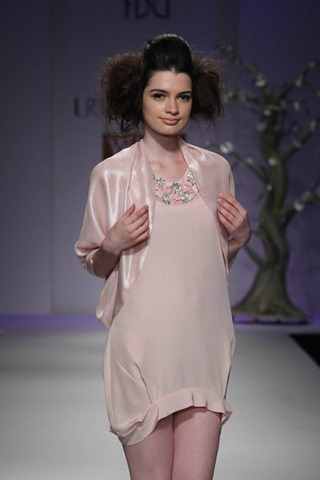 [WIFW SS 2011collection by Urvashi Kaur  (6)[4].jpg]