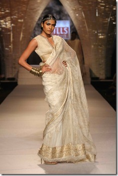 WIFW SS 2011collection by Tarun Tahiliani   (28)